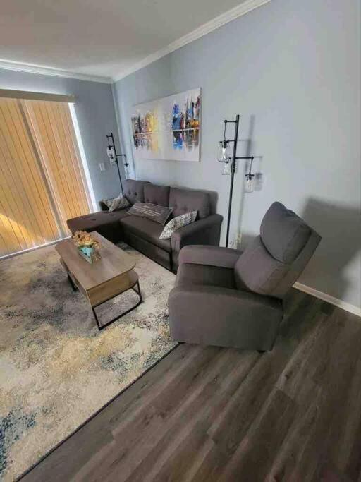 2022 Renovated 2-Bdrm Cozy, Lovely Condo W/Parking! Hilton Head Island Kültér fotó